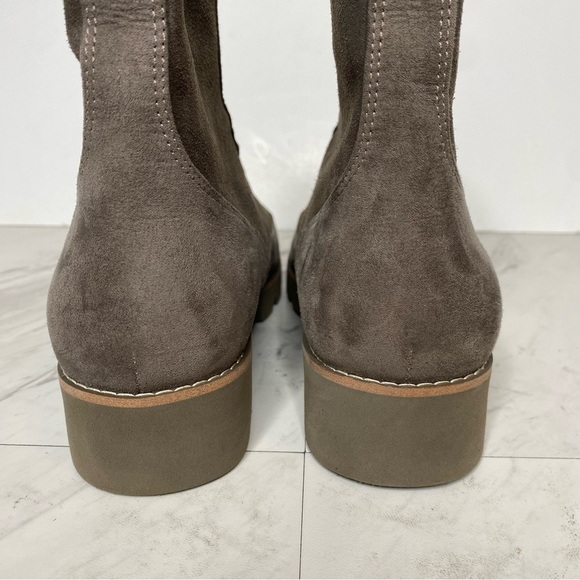 Vionic Estilo Gray Suede Front Zip Bootie 6 1/2 - Picture 4 of 15